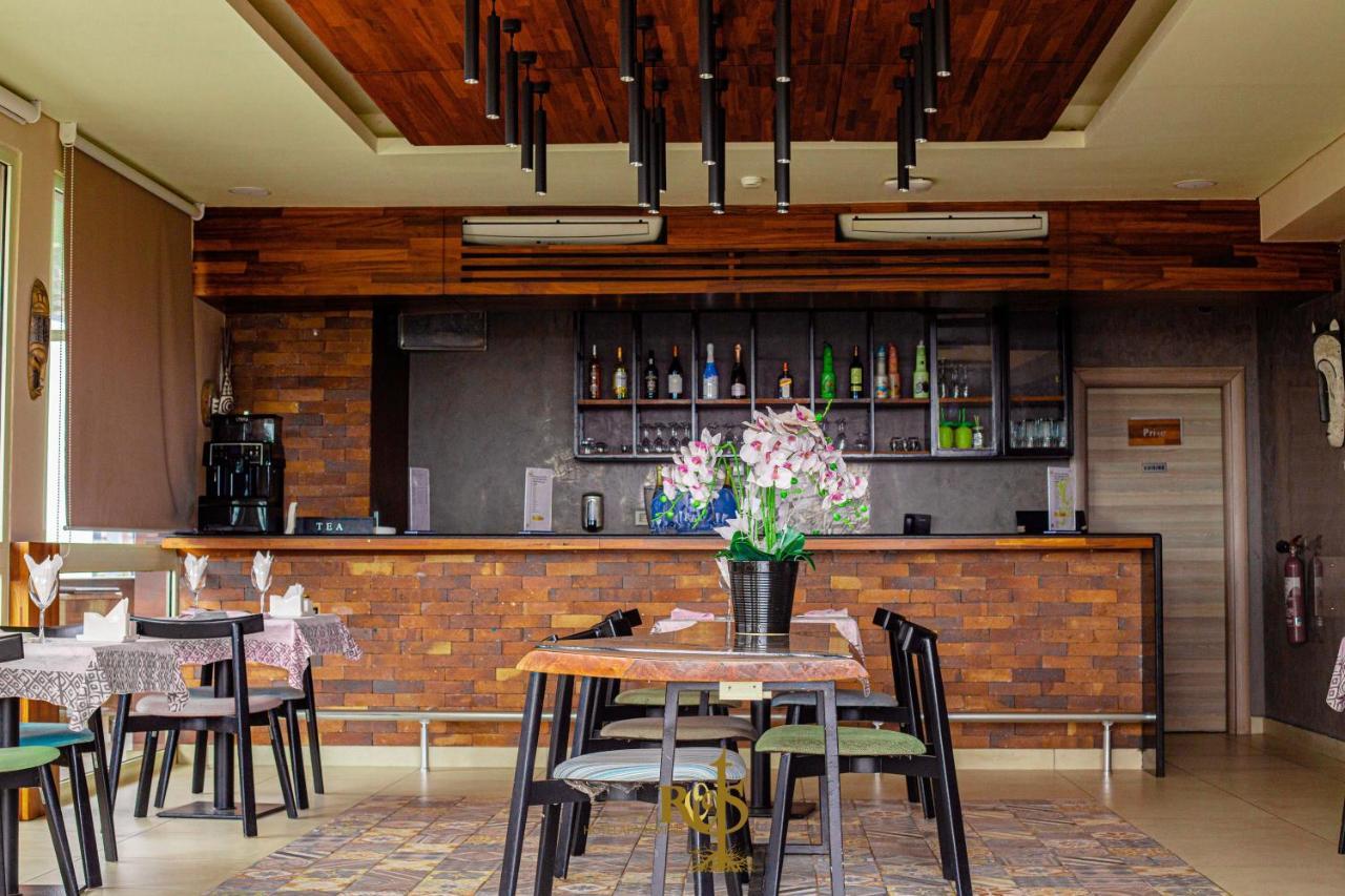Roots Hotel Apartments Αμπιτζάν Εξωτερικό φωτογραφία