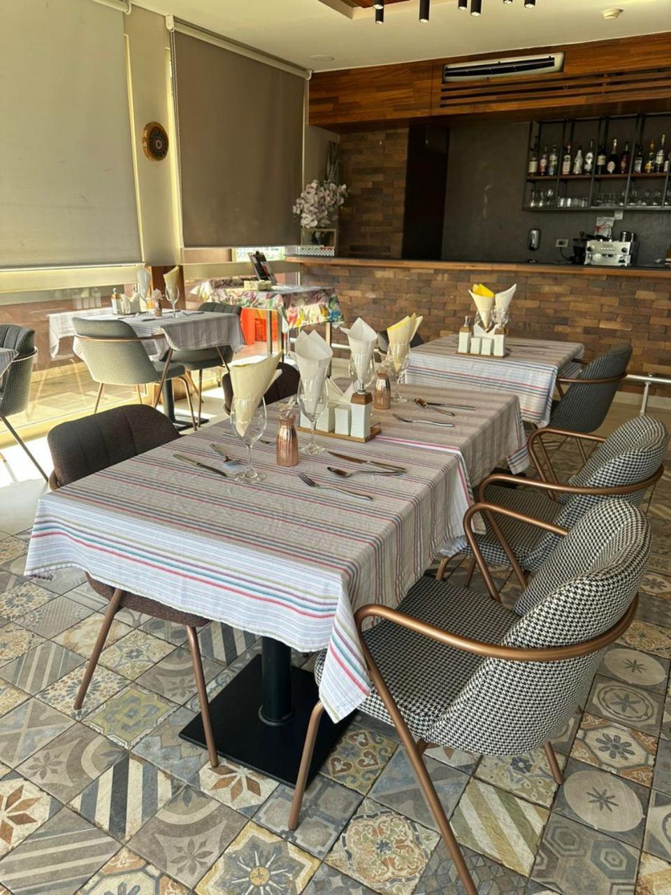 Roots Hotel Apartments Αμπιτζάν Εξωτερικό φωτογραφία
