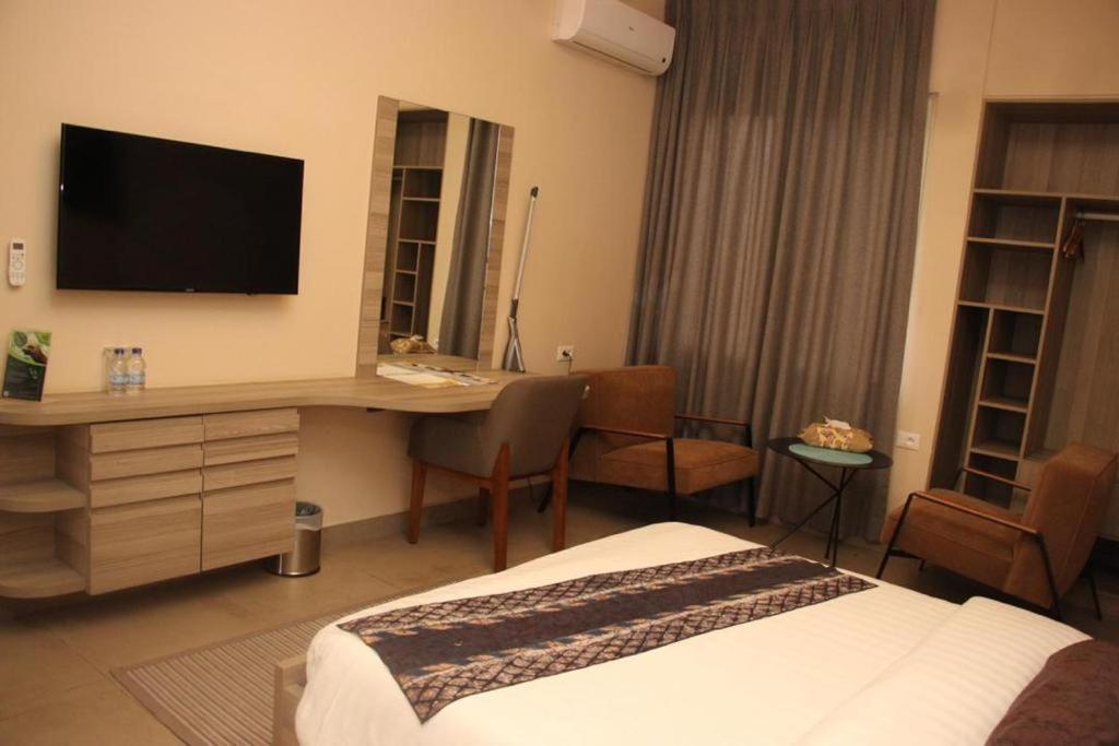 Roots Hotel Apartments Αμπιτζάν Εξωτερικό φωτογραφία