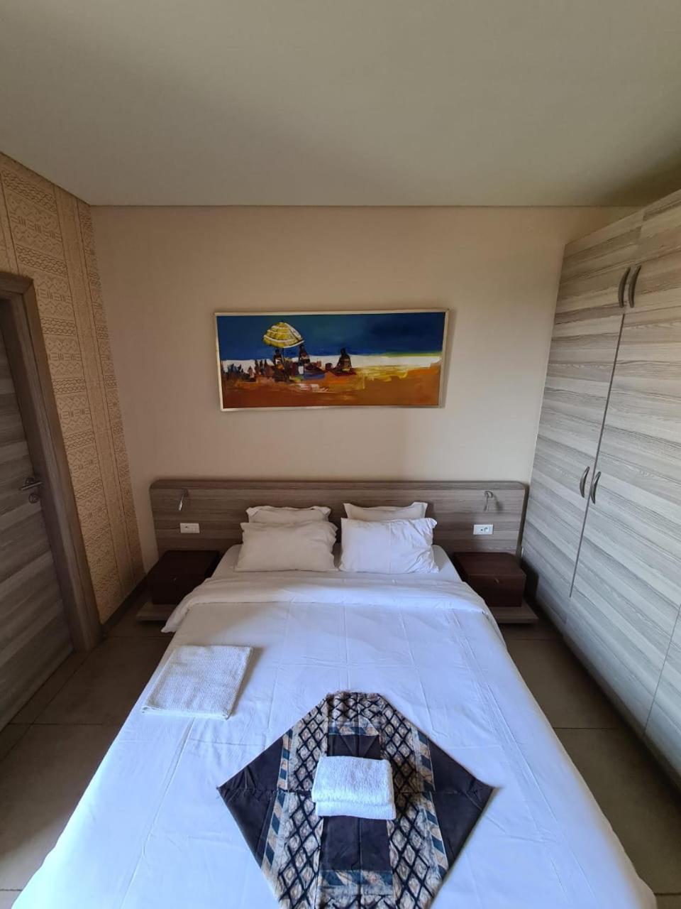 Roots Hotel Apartments Αμπιτζάν Εξωτερικό φωτογραφία