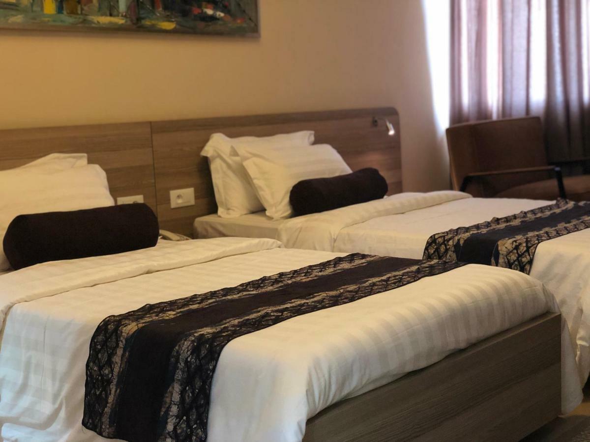 Roots Hotel Apartments Αμπιτζάν Εξωτερικό φωτογραφία