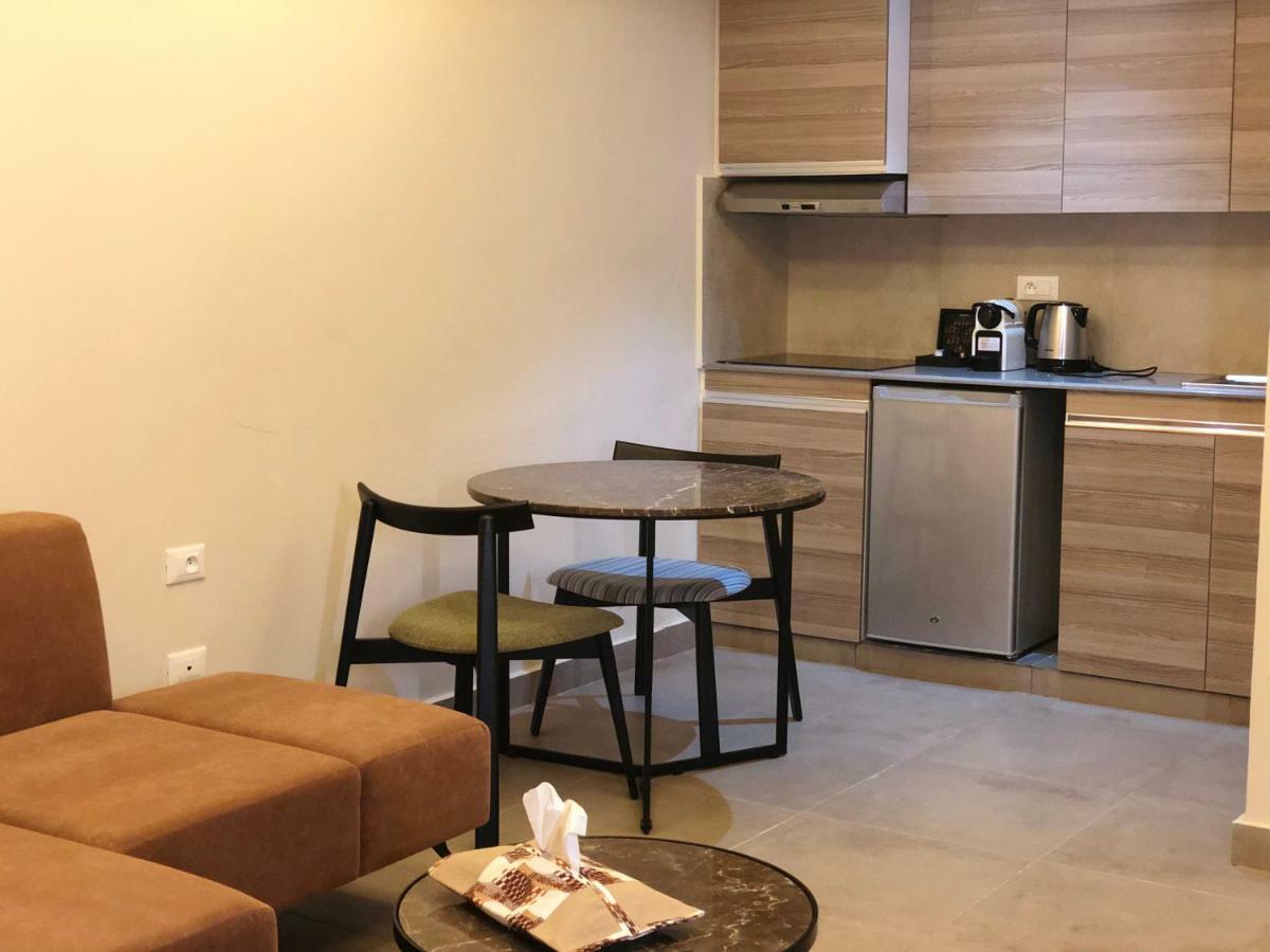 Roots Hotel Apartments Αμπιτζάν Εξωτερικό φωτογραφία