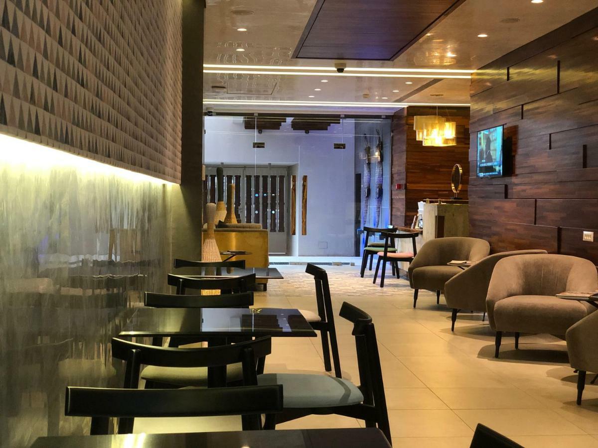 Roots Hotel Apartments Αμπιτζάν Εξωτερικό φωτογραφία